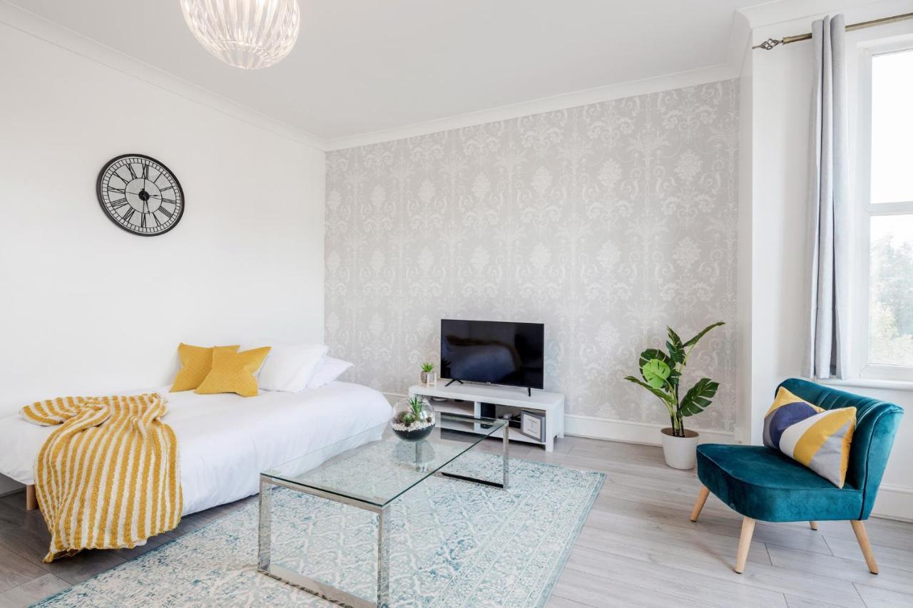 Business & Leisure 2 Bedroom & Parking By Damask Homes Ilford Eksteriør billede