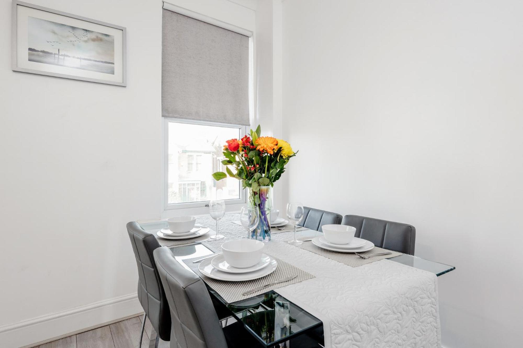 Business & Leisure 2 Bedroom & Parking By Damask Homes Ilford Eksteriør billede