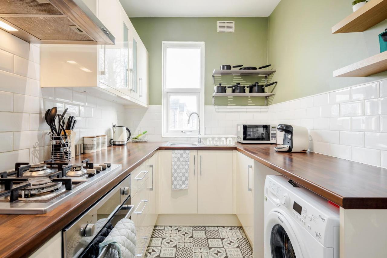 Business & Leisure 2 Bedroom & Parking By Damask Homes Ilford Eksteriør billede