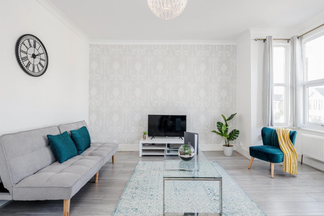 Business & Leisure 2 Bedroom & Parking By Damask Homes Ilford Eksteriør billede